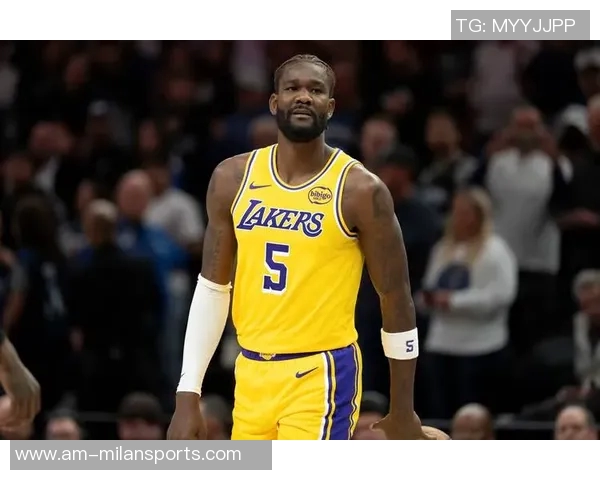 湖人新更衣室揭秘詹姆斯柜内浓眉球衣悬挂引发球迷热议 湖人新更衣室揭秘詹姆斯柜内浓眉球衣悬挂引发球迷热议